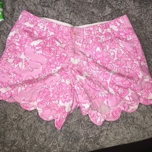Lilly Pulitzer She's a Fox Buttercup Short Size 2