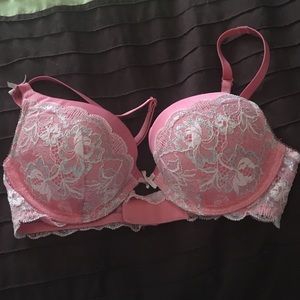 VS pink lace bra