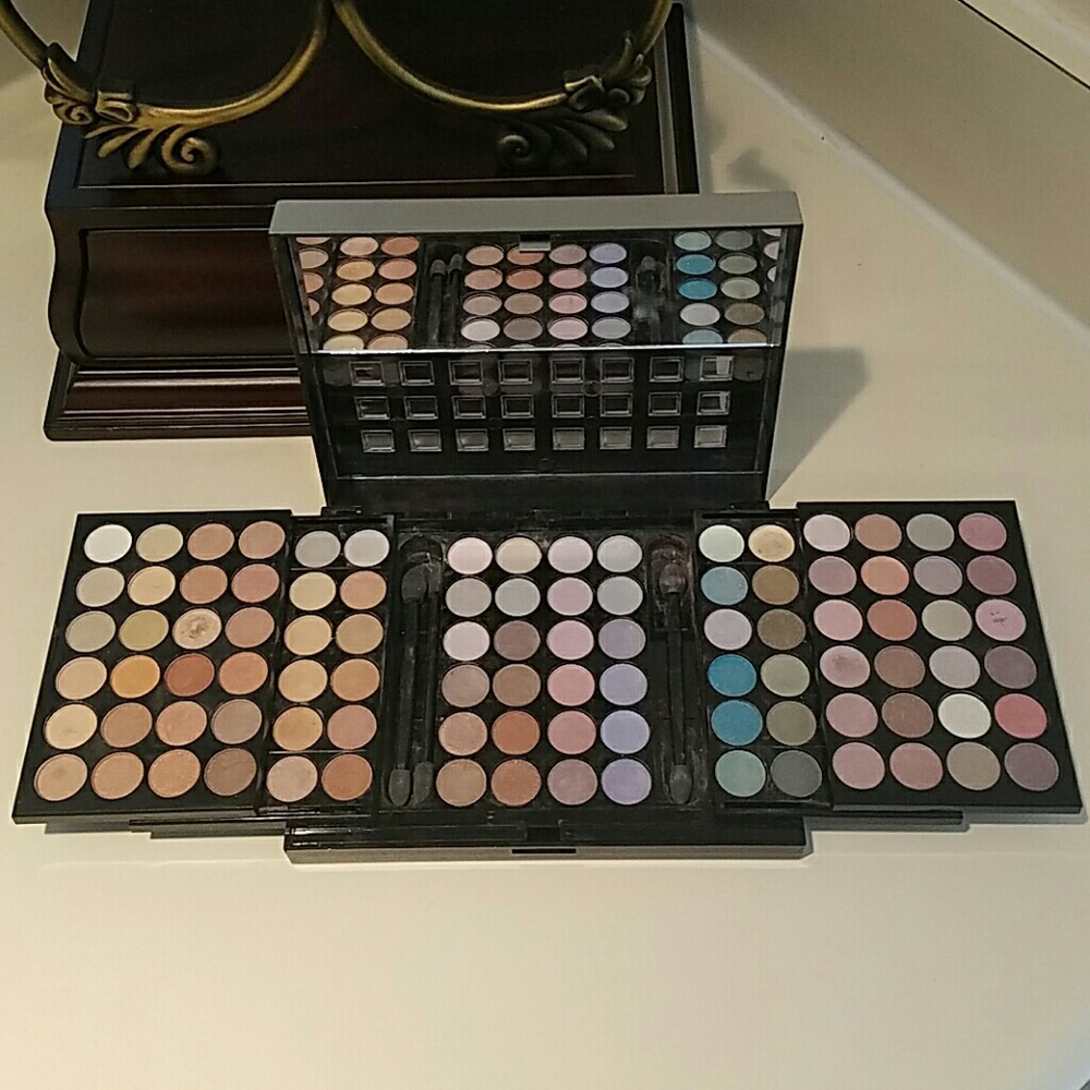 Eyeshadow Palette