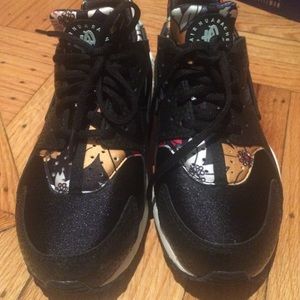 Nike Huaraches. Rare.