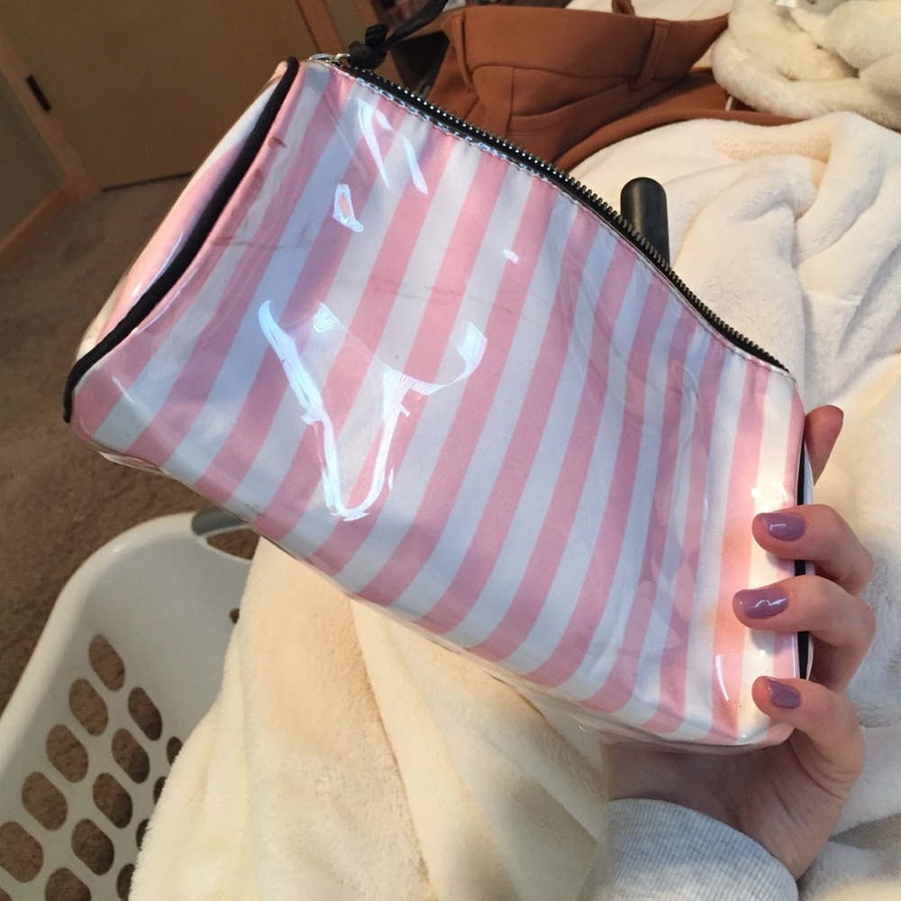 VICTORIAS SECRET Makeup Case - Picture 2 of 3