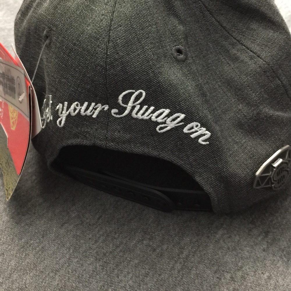 Hat - Picture 2 of 3