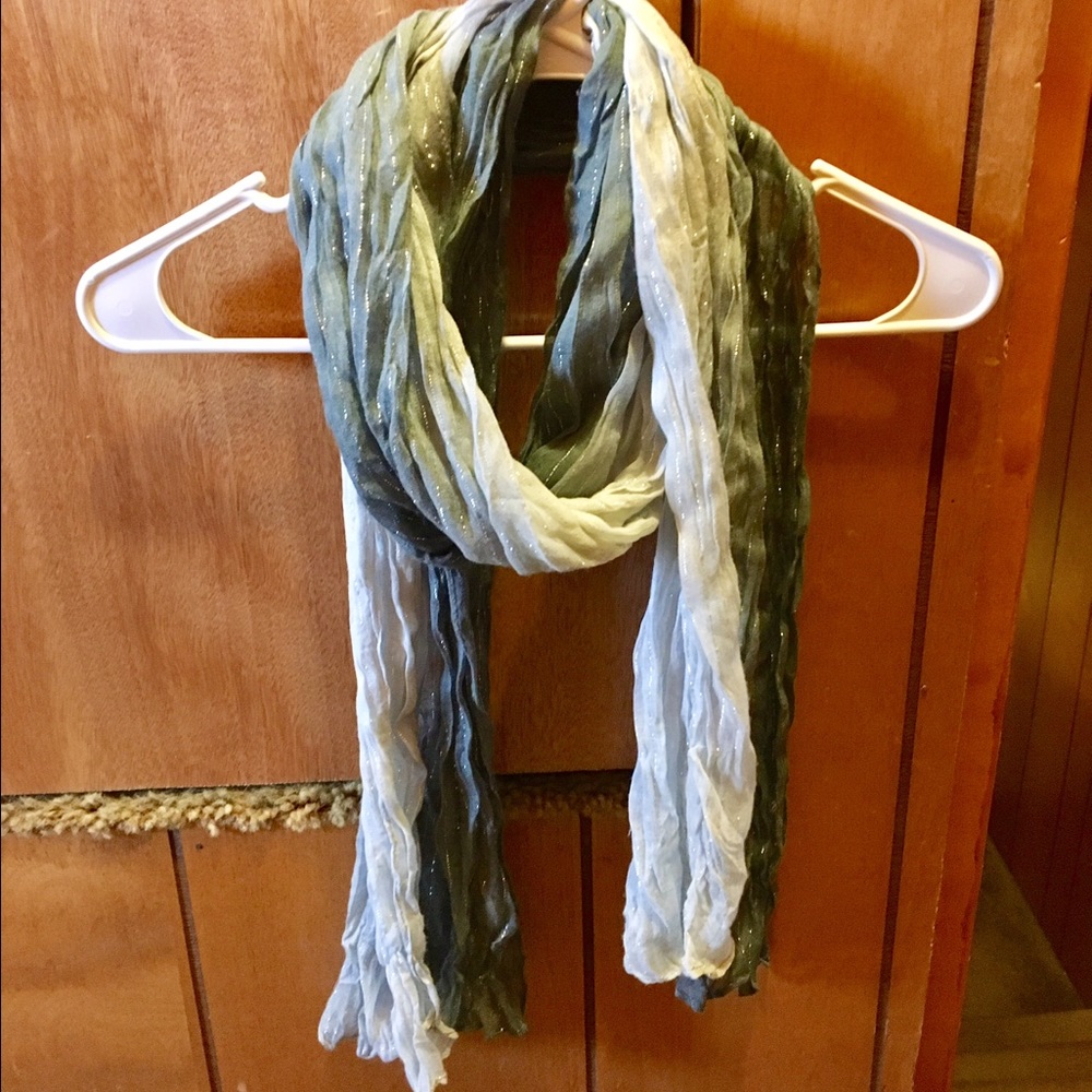 Gray shimmery scarf