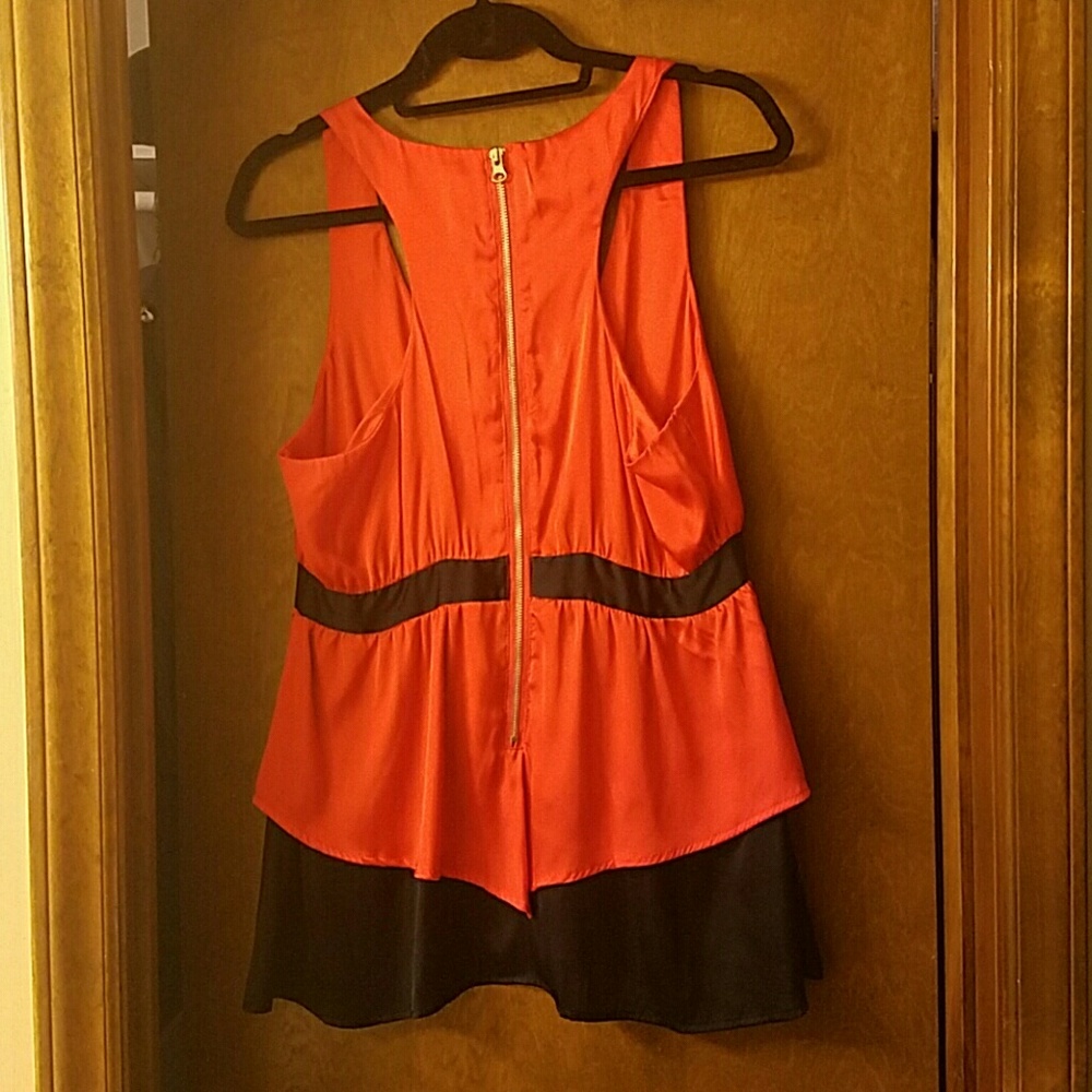 Top - Picture 2 of 3
