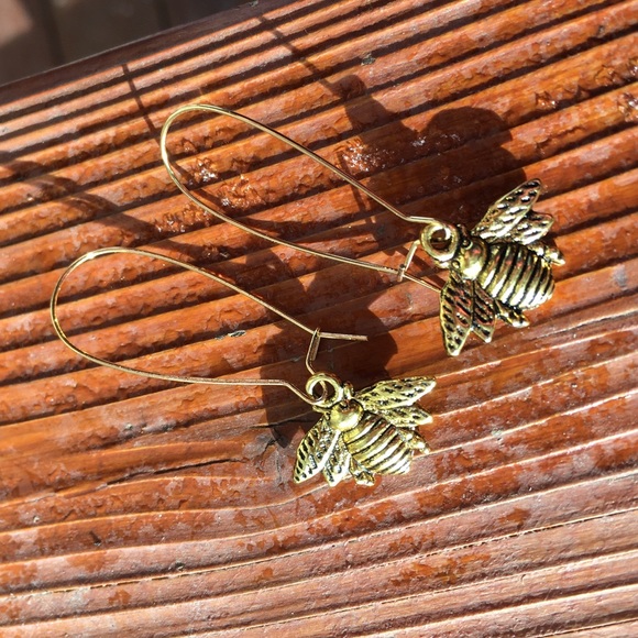 Wild Bumblebee Gold Tone Dangle Earrings - Picture 2 of 2