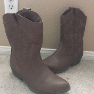 Women's cowboy boots