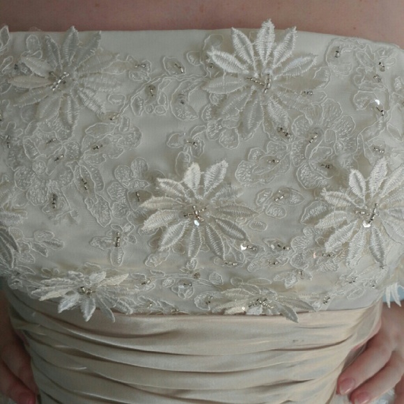 Ivory t-length wedding dress - Picture 3 of 8