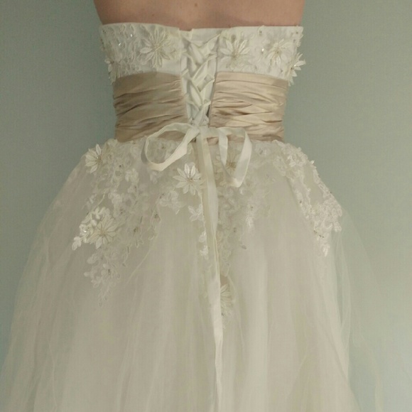 Ivory t-length wedding dress - Picture 4 of 8