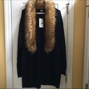 Tobi Fur Sure Cardigan with removable Fur Collar