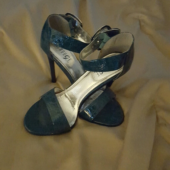 Shoes - Picture 1 of 2