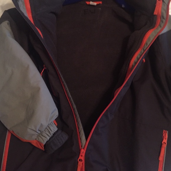 Coat boys w/zipped in fleece liner. Like new! - Picture 2 of 4