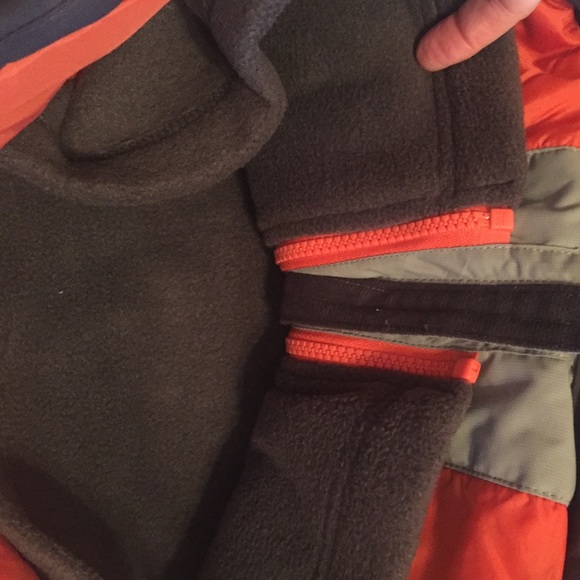Coat boys w/zipped in fleece liner. Like new! - Picture 3 of 4