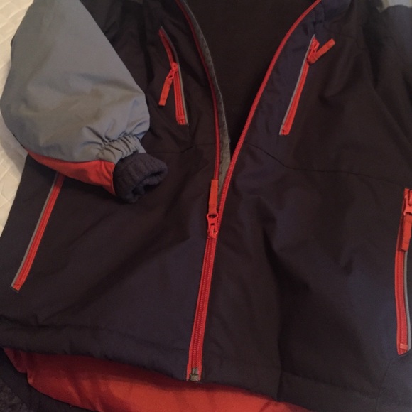 Coat boys w/zipped in fleece liner. Like new! - Picture 4 of 4