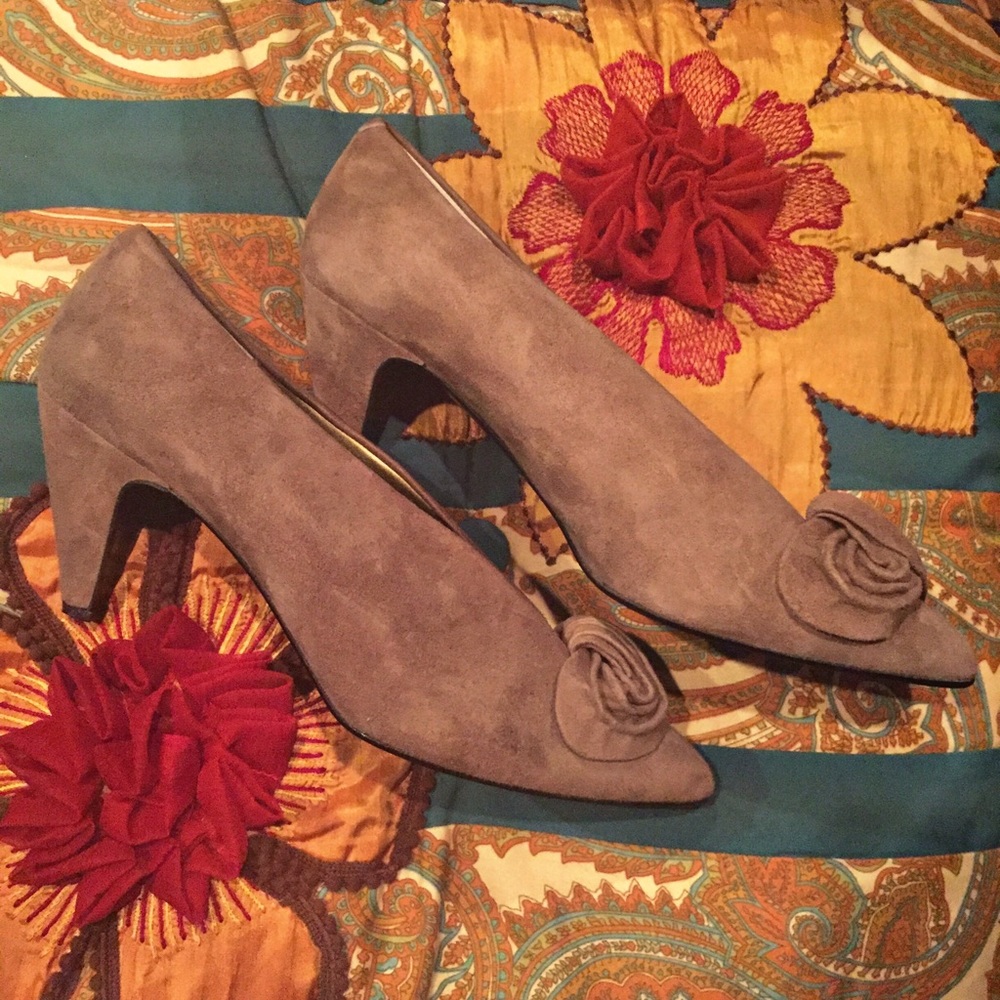 NEW Suede Lord & Taylor Pumps