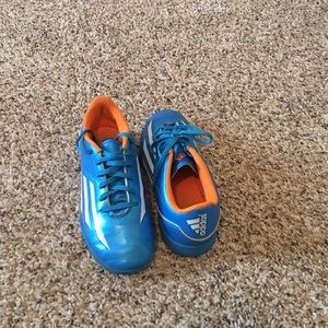 Adidas youth turf soccer shoes size 3