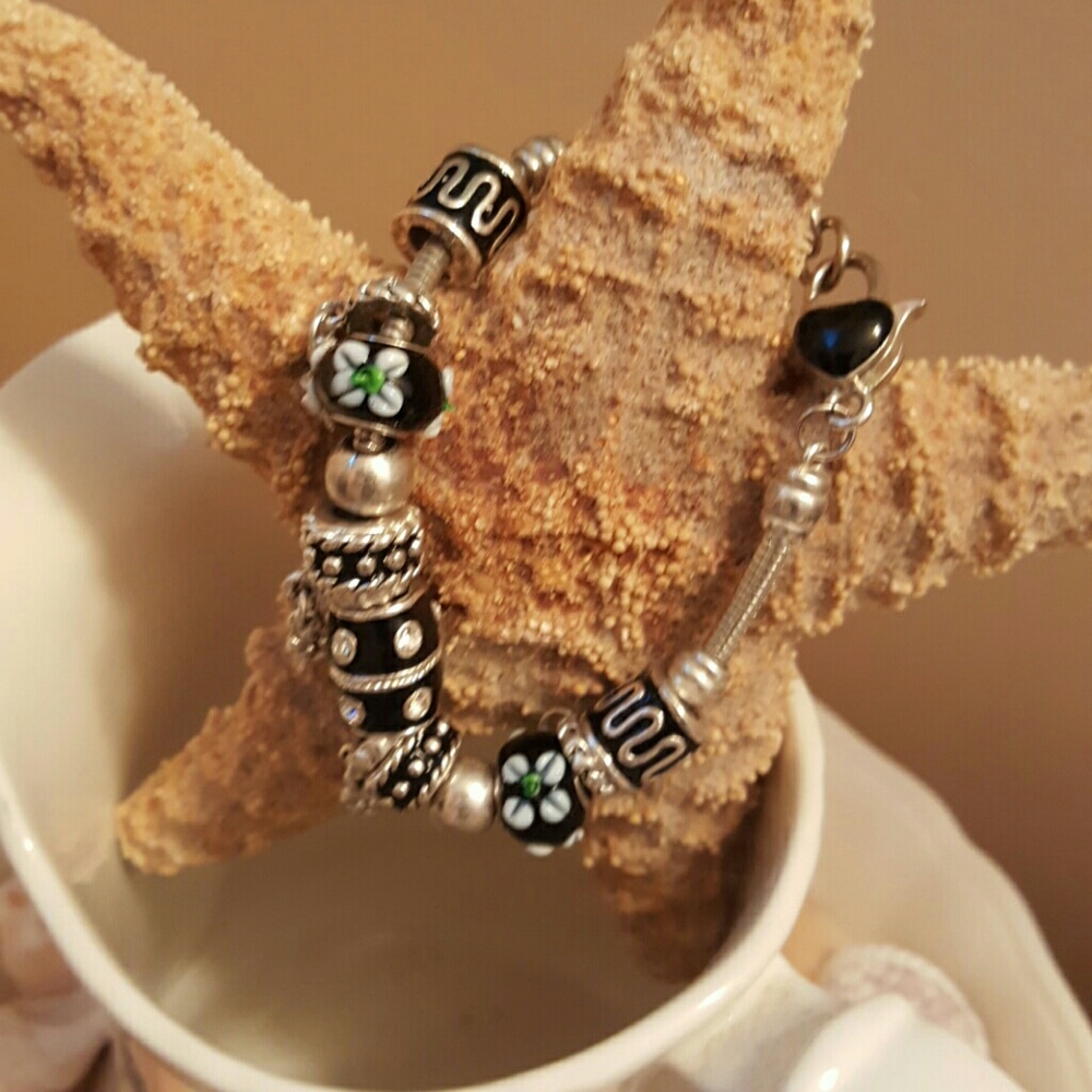 Beautiful beaded bracelet with heart-shaped class