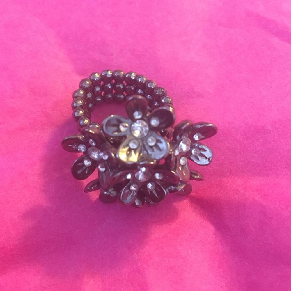 Cute flower ring