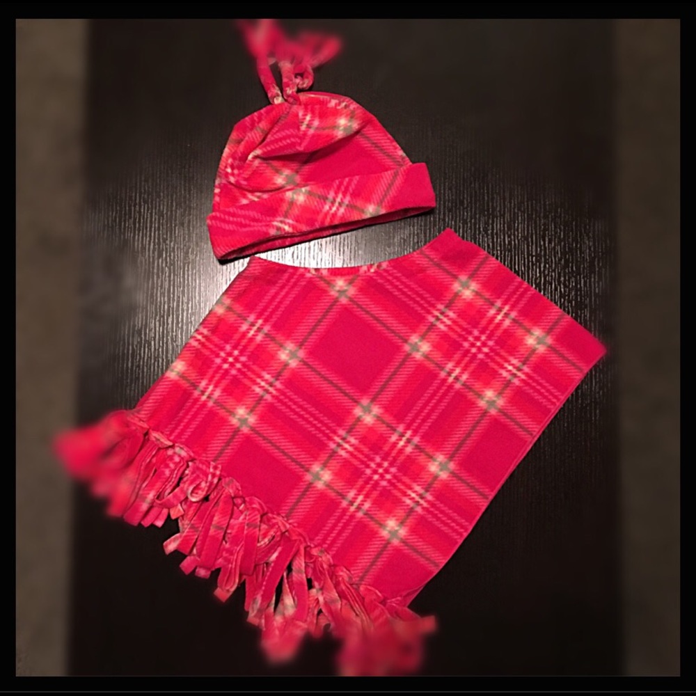 The Children's Place Fleece Poncho & Beanie Set