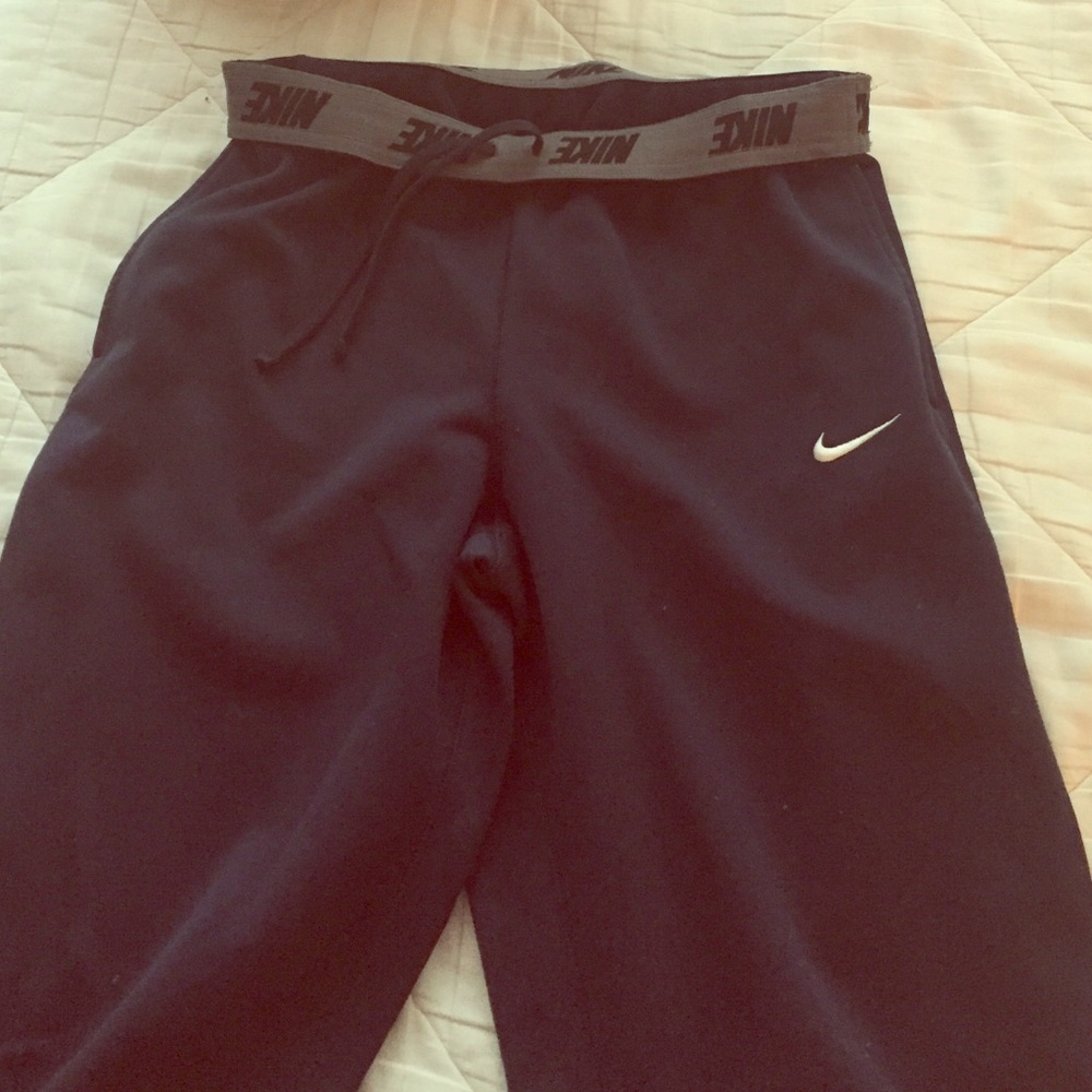 Dark blue Nike thermal fit sweats