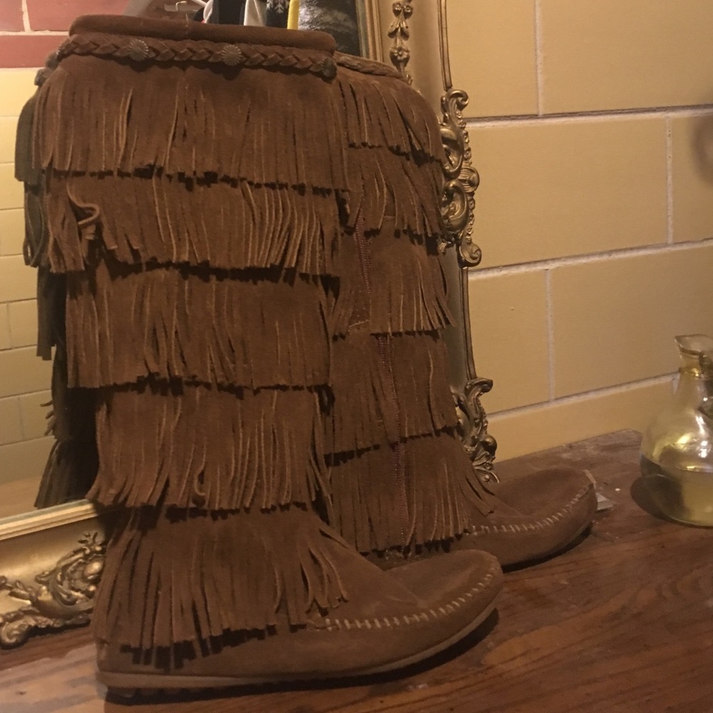 Minnetonka Five Layer Fringe Brown Boots