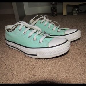 Mint converse