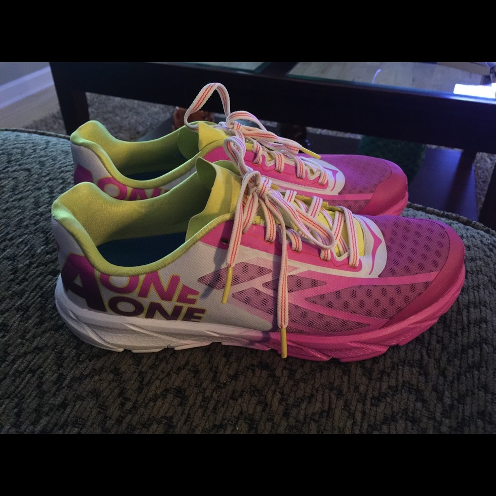 Women's Hoka Tracer size 9