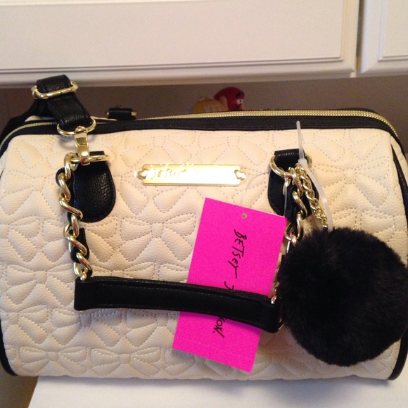 Betsey Johnson Handbags - NWT BETSEY JOHNSON BOW BAG