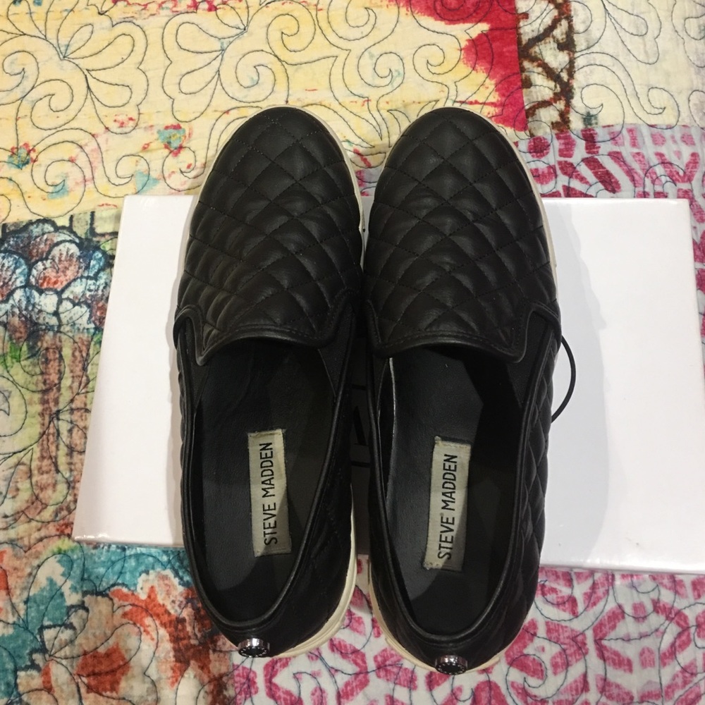 Black quilted leather slip on sneaker
