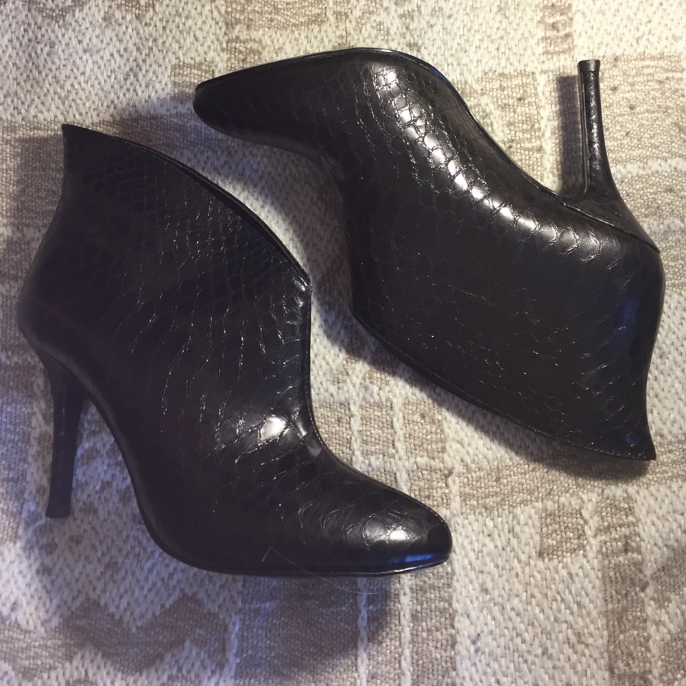 Vince Camuto bootie heels