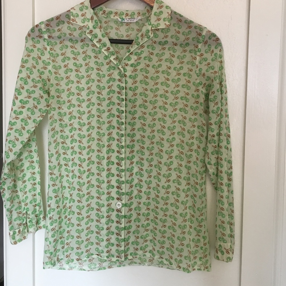 Vintage button-up sheer green apple top. XS/S
