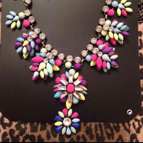 Gorgeous statement necklace - Picture 1 of 1