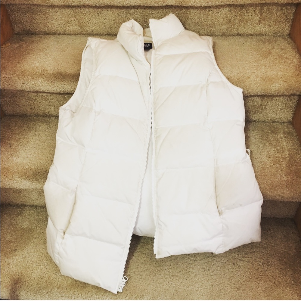 GAP white puffer vest
