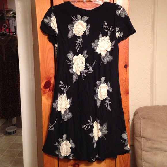 JESSICA HOWARD 🌹 BLACK FLORAL DRESS Women's 8 - Picture 2 of 4