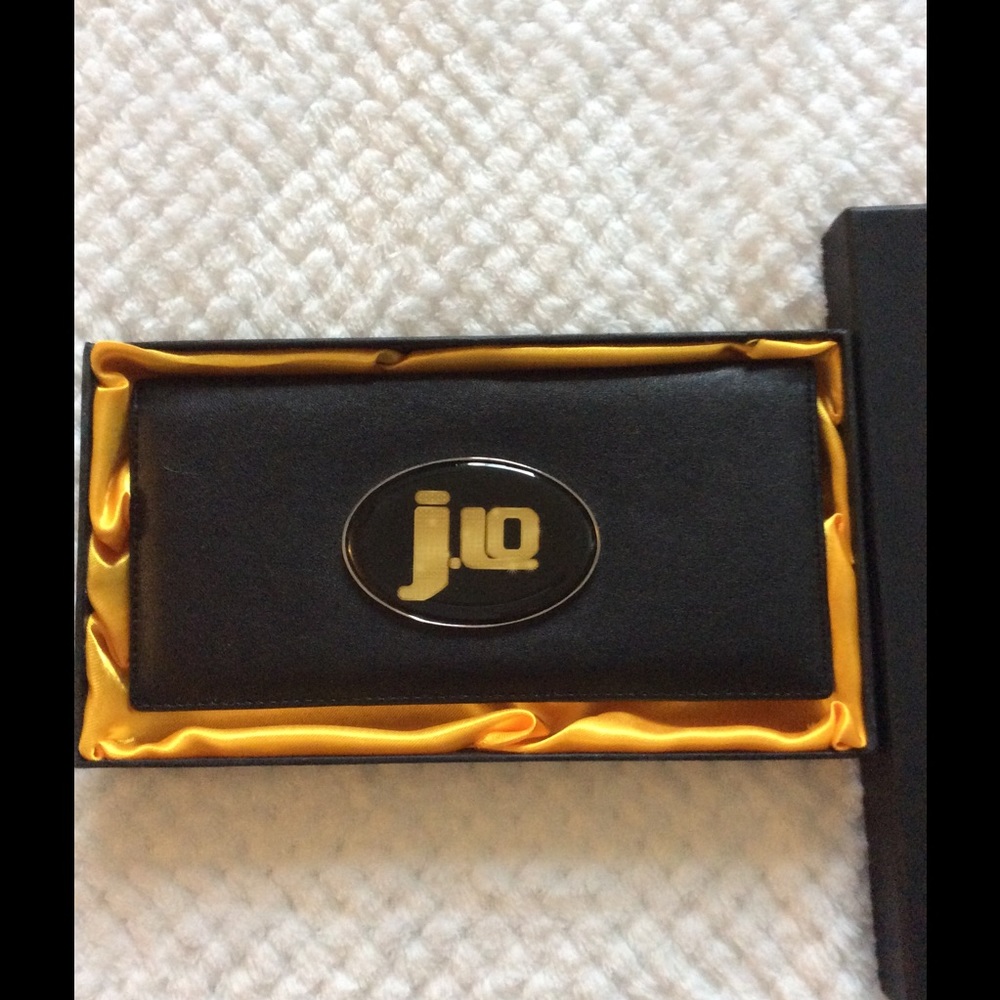 JLo  Wallet