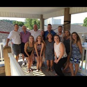 Meet your Posher, Leslie