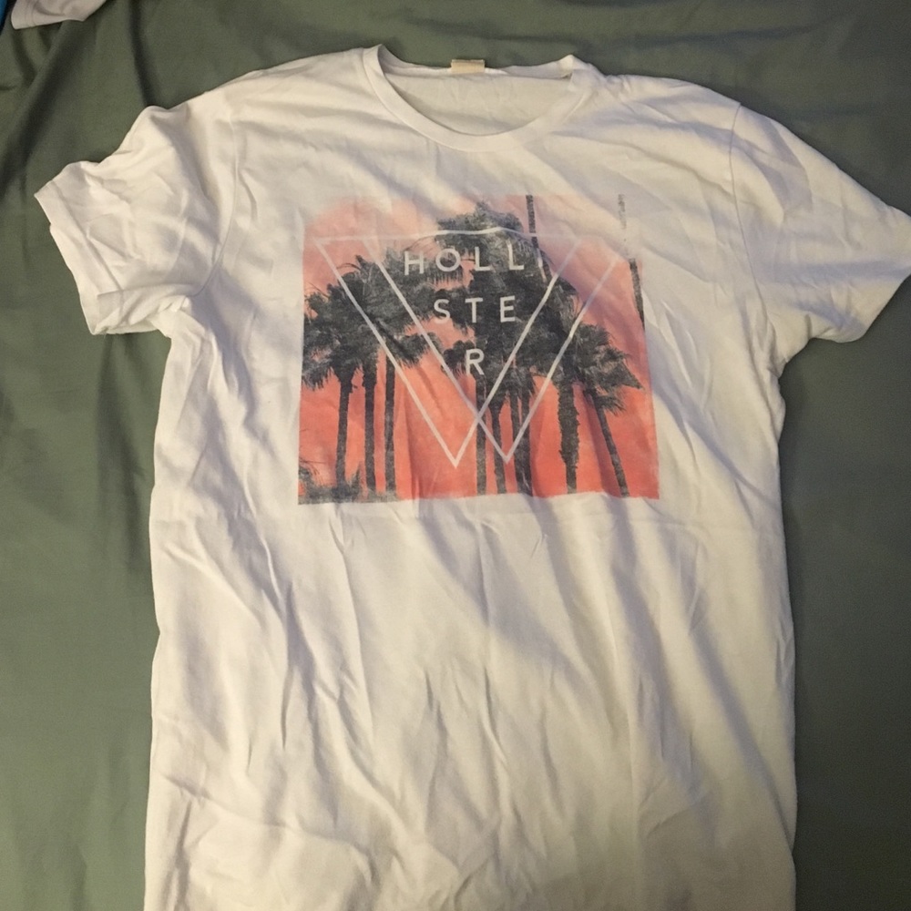 Hollister t-shirt