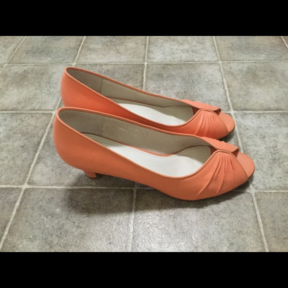 Peep toe 2" heels - Picture 4 of 4