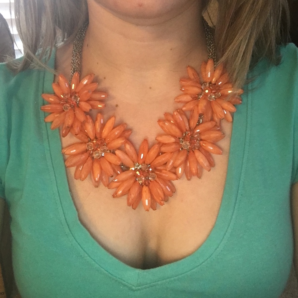 Stunning Flower necklace!!!