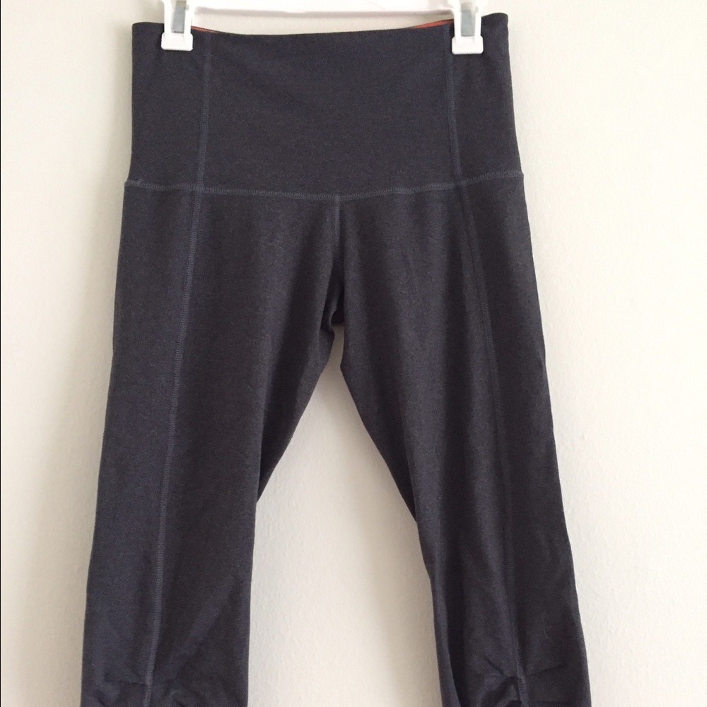 Karma Yama Crop Yoga Tights