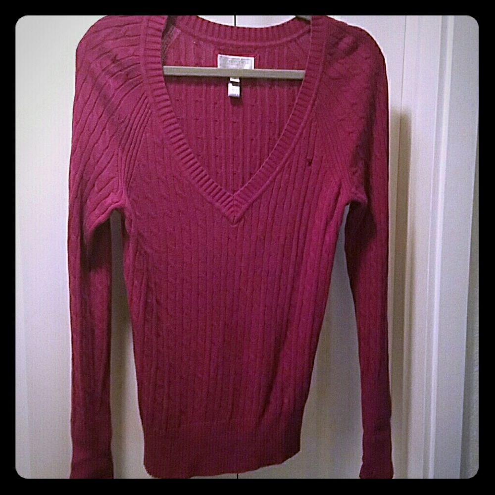 American Eagle Magenta Sweater