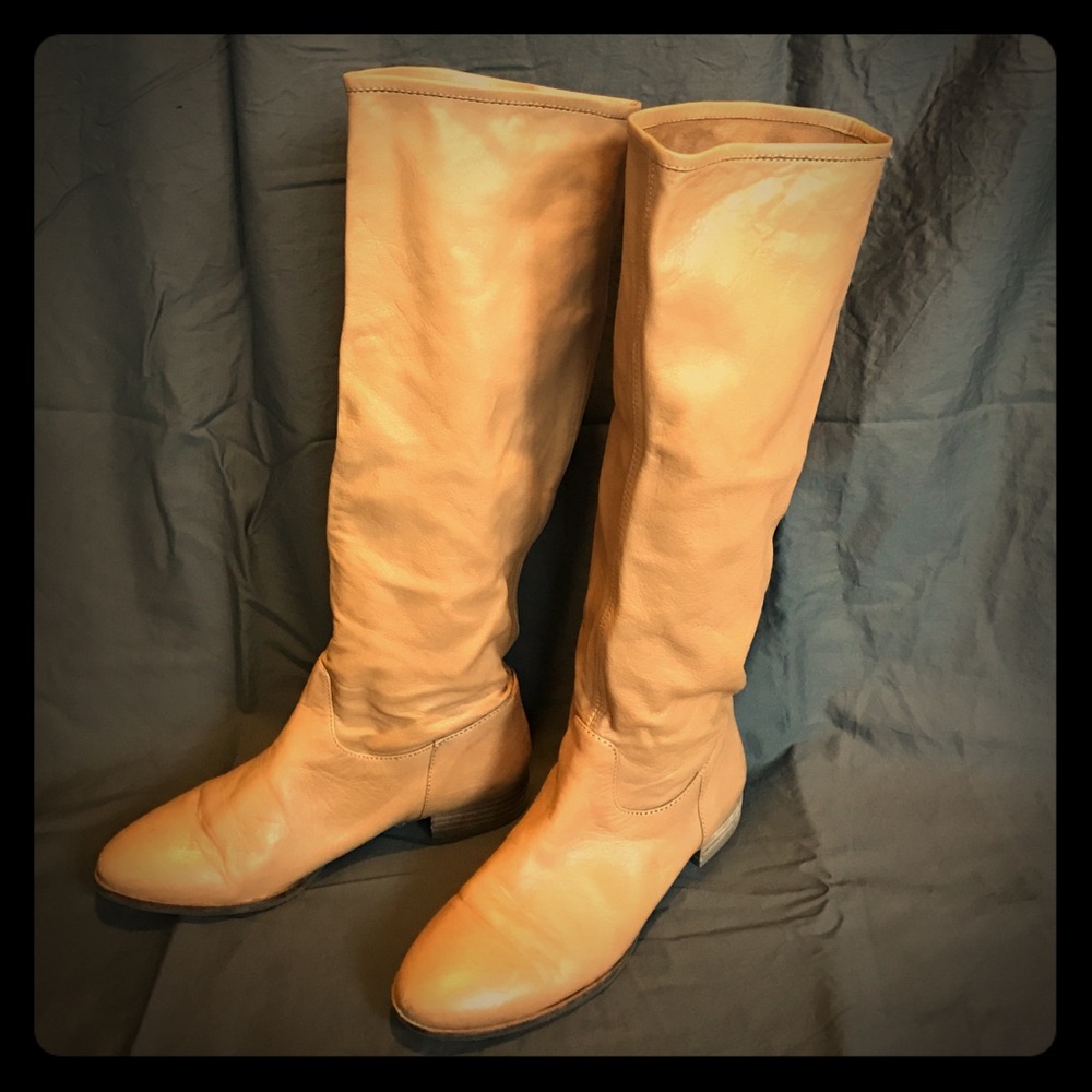 PRICED TO SELL! BANANA REPUBLIC Leather Boots