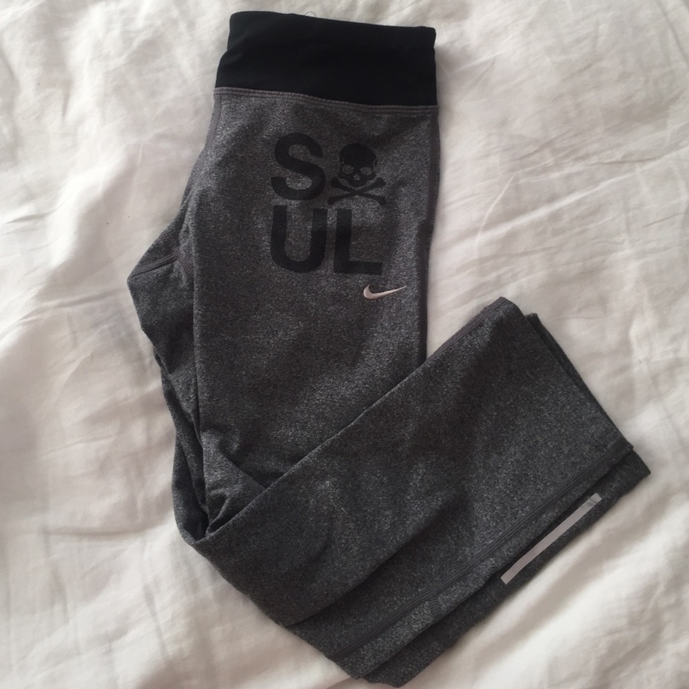 Soulcycle Nike dri fit capris