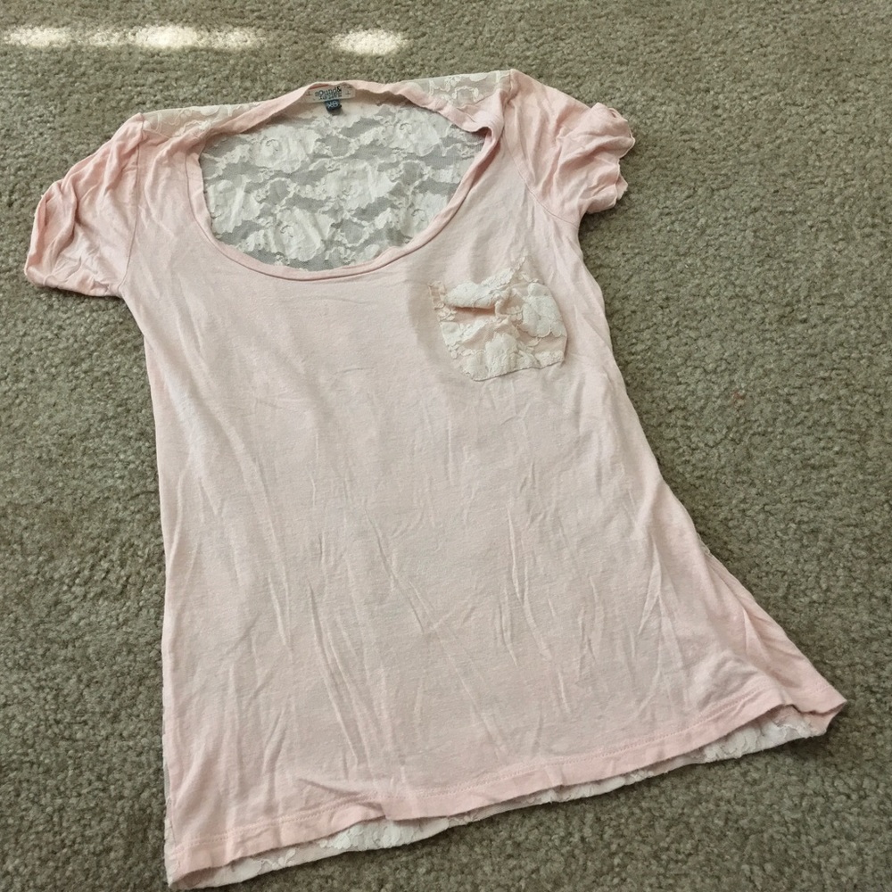 ✨Like New✨Lace Back Daytrip Shirt XS