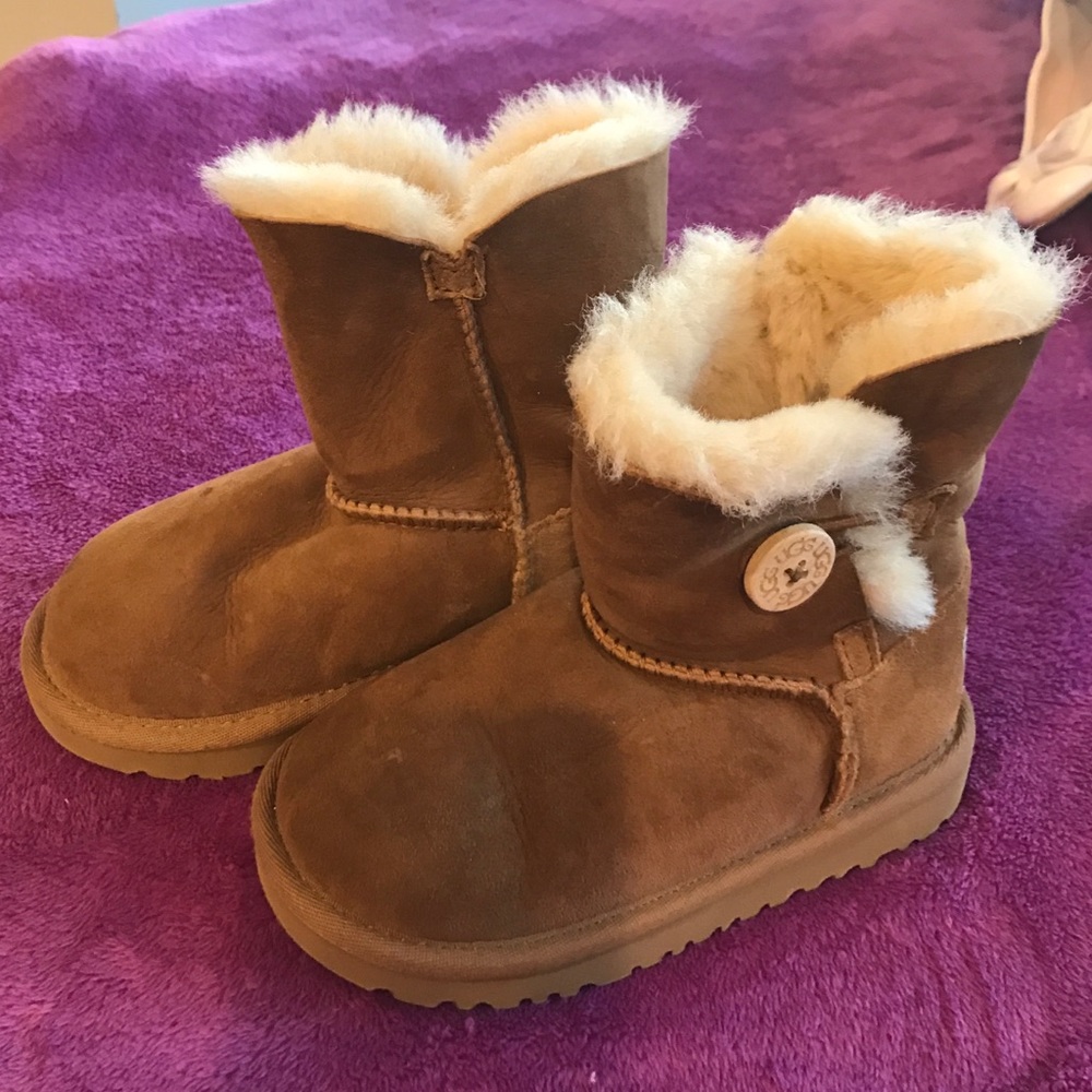 Girls UGGS!