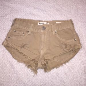 bullhead distressed tan shorts