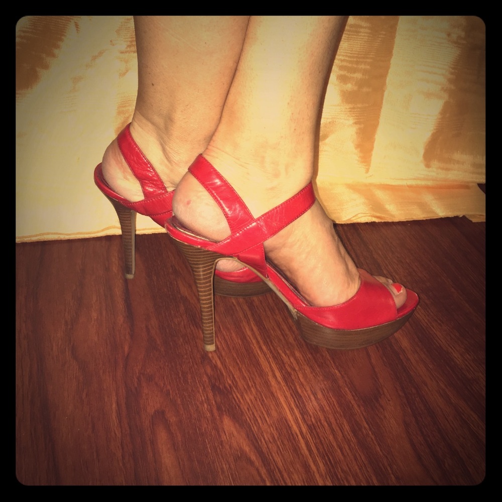 Gorgeous red platform