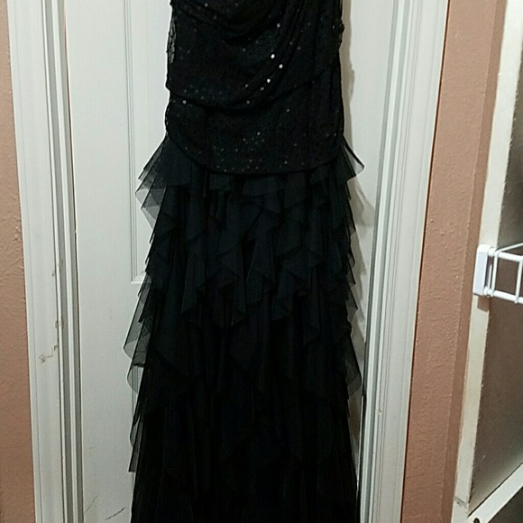 Prom dress - Picture 2 of 4