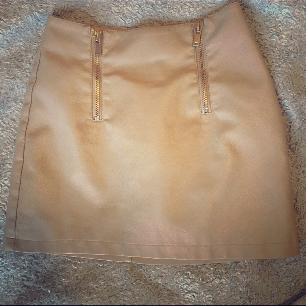 ✨Gray Leather Mini Skirt with Zipper detailing