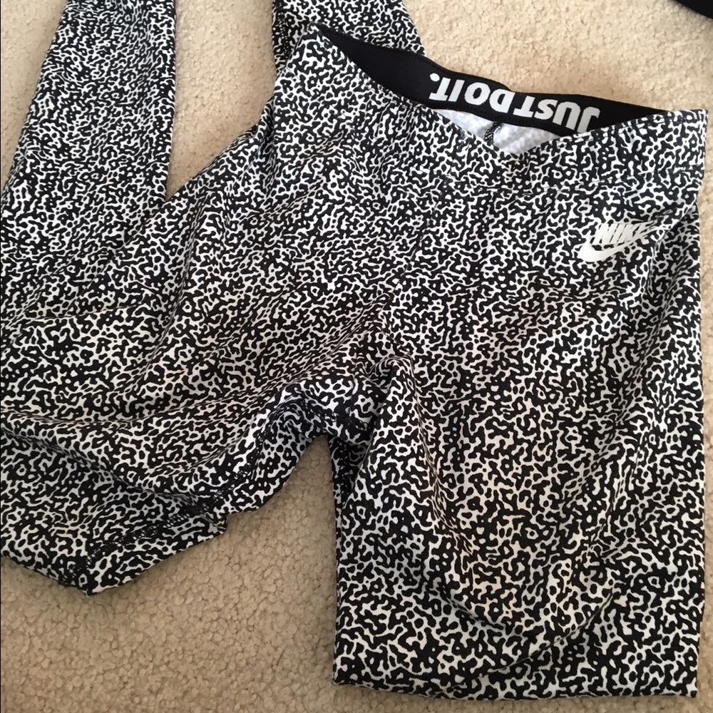 Nike leggings / tights - just do it.