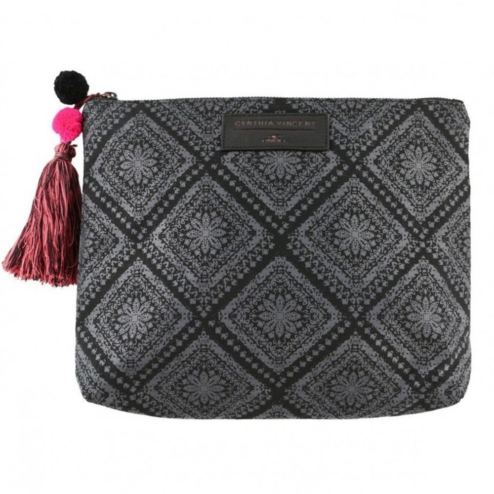 LAST CALL 🎉 Cynthia Vincent x ONeill gin clutch